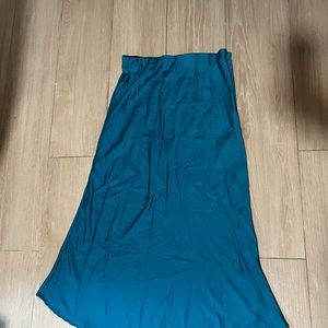 Urban Outfitters blue satin midi skirt never worn size XL